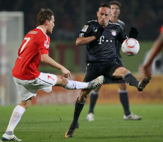 境中脱颖而 境中脱颖而