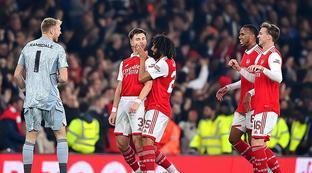 世界足球发展历程与未来趋势分析：从历史巨星到现代战术的演变与创新